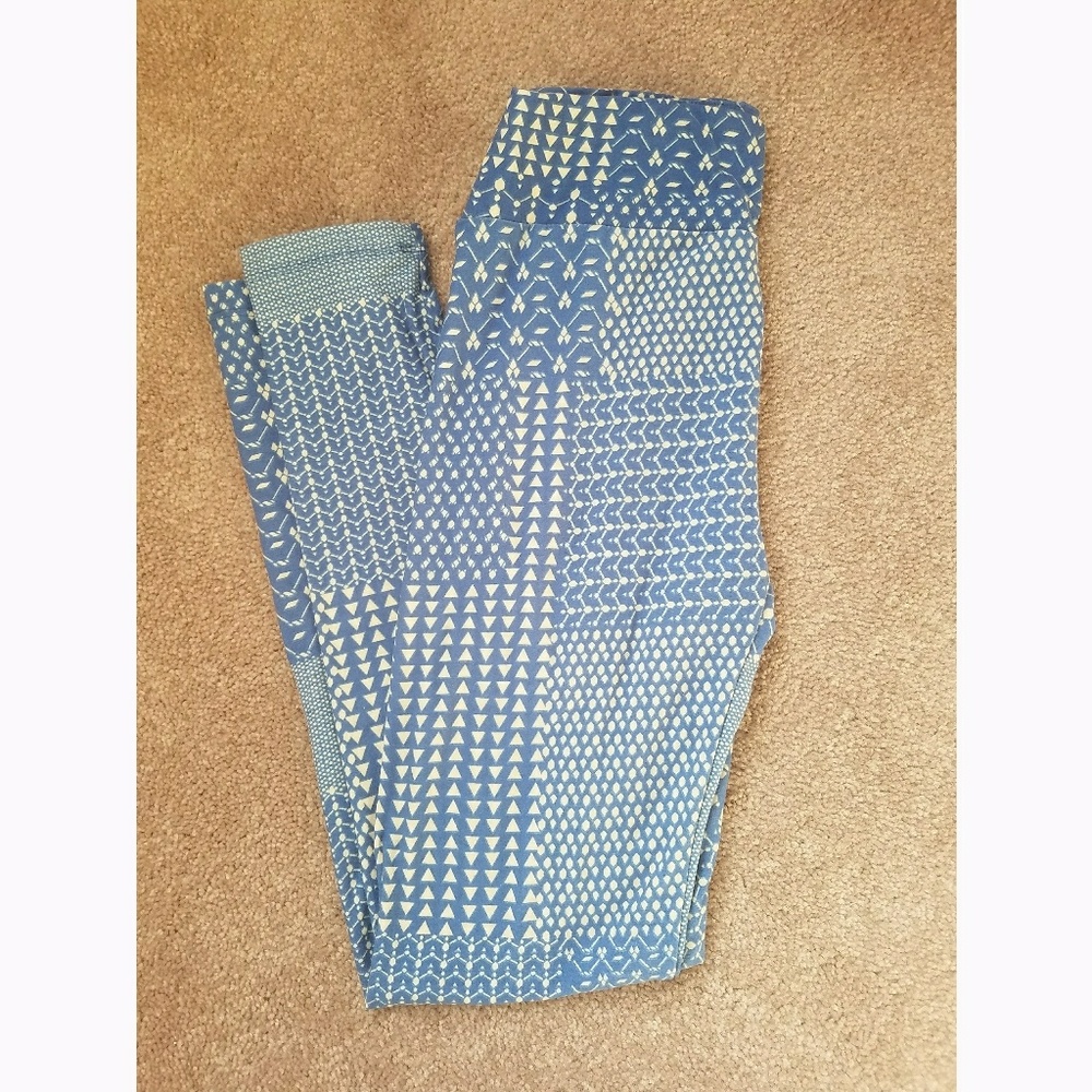 *NEVER WORN**Lularoe one size leggings